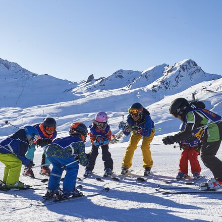 Gruppenunterricht Kinder Skischulen Arosa Lenzerheide | © Arosa Tourismus / Nina Hardegger-Mattli